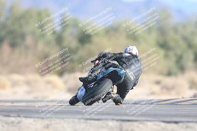 media/Dec-07-2025-CVMA (Sun) [[3e7d2de5dc]]/Race 12- Formula 40 MW and LW/